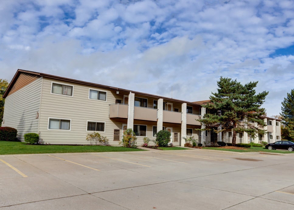 Willowood Apartments – photo 1 of 28
