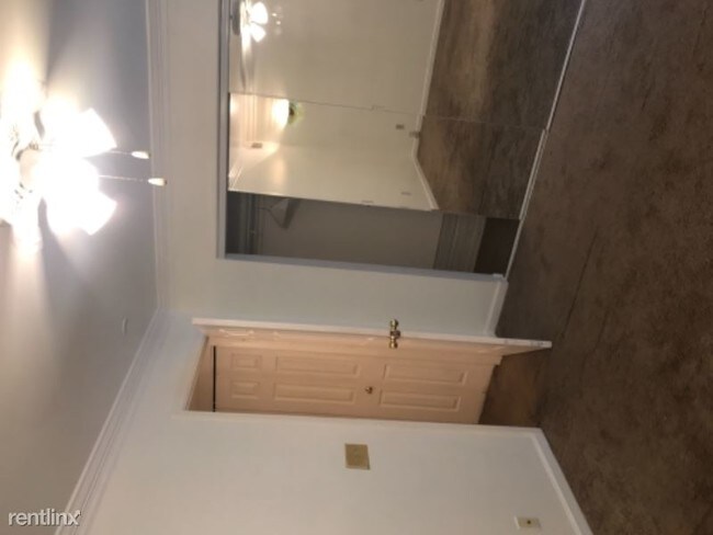 Building Photo - 1122 Olive Village Ct