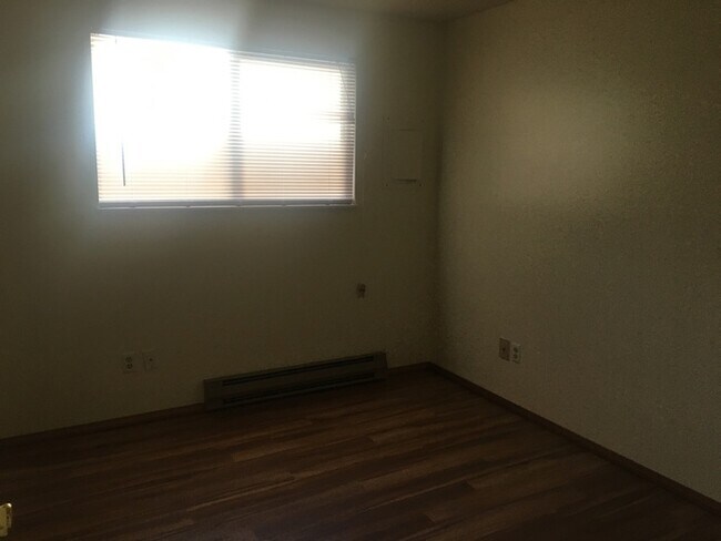 Building Photo - 13311 Clairmont Way