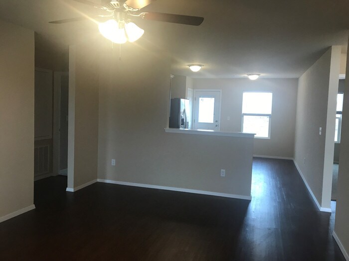 Building Photo - 3810 Rosebud Ln
