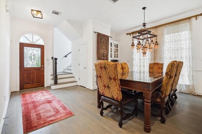Building Photo - 2842 Briarhurst Park