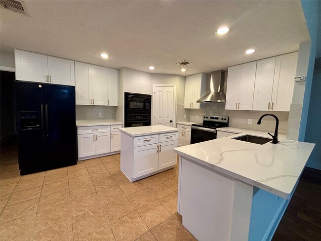 Building Photo - 3405 Kleberg Ct