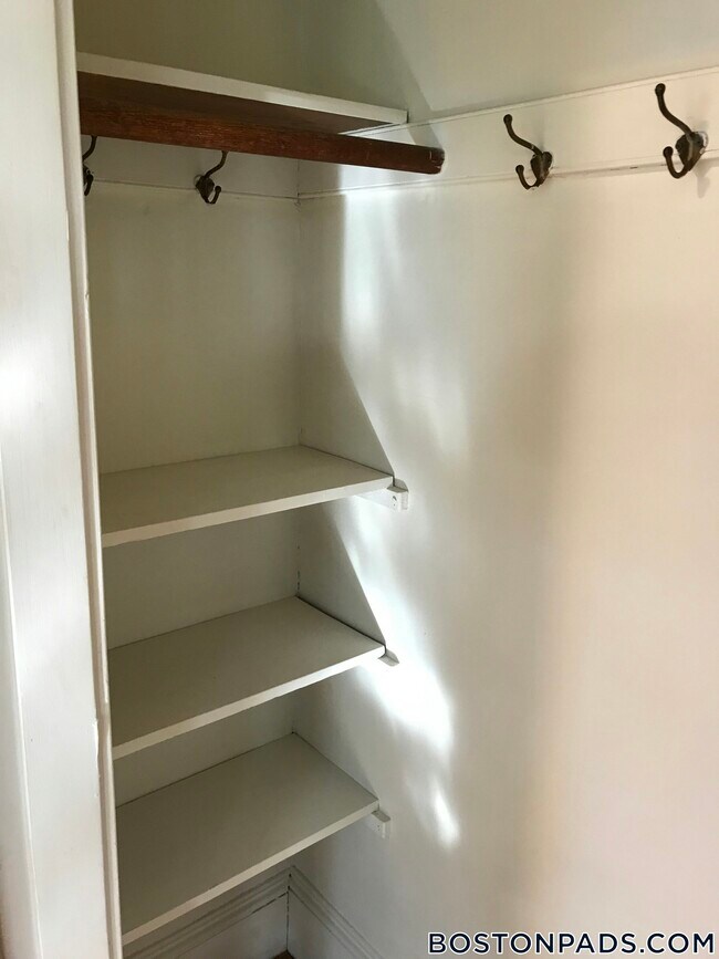 Building Photo - 163 Summer St