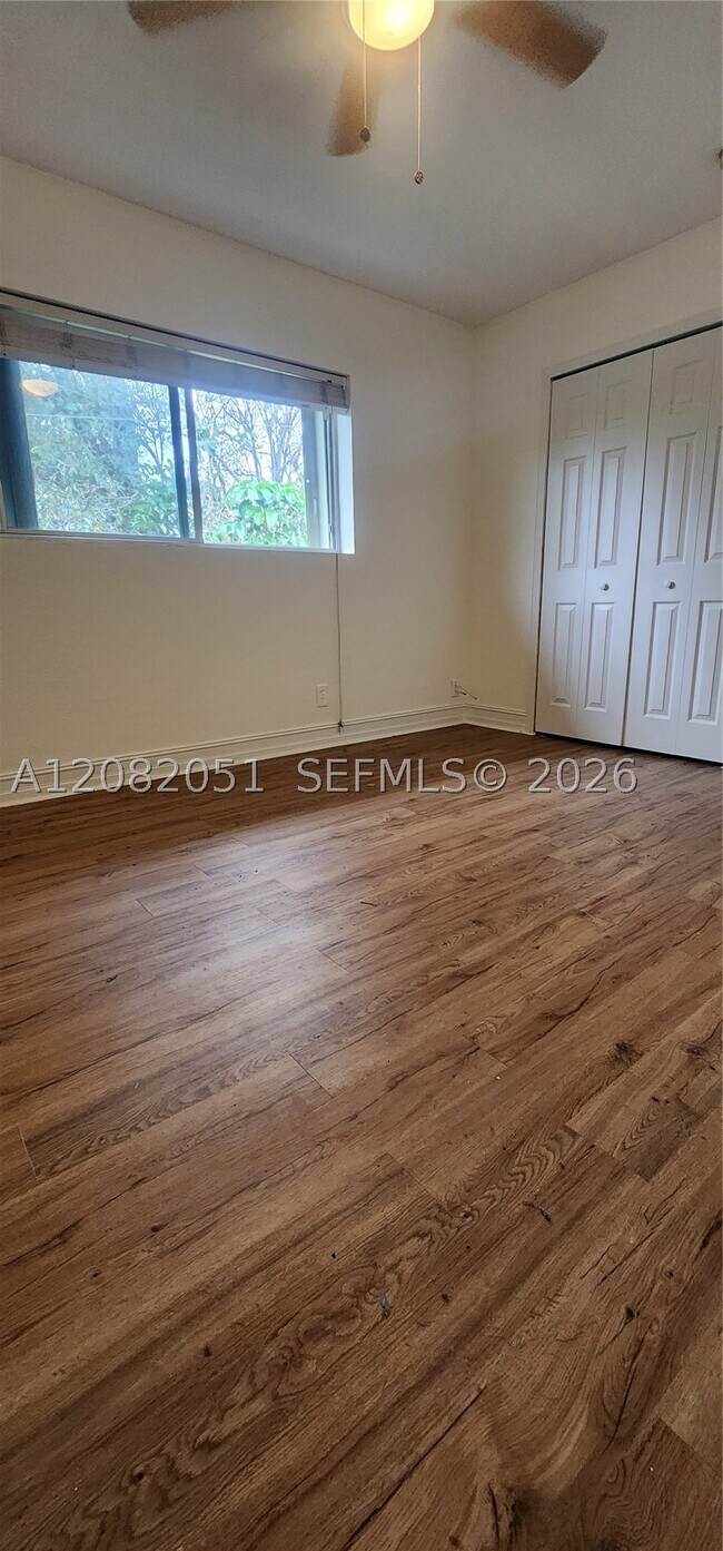 Building Photo - 1423 Holly Heights Dr