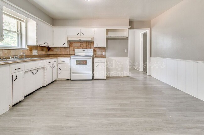 Foto del edificio - 8712 NE 25th St