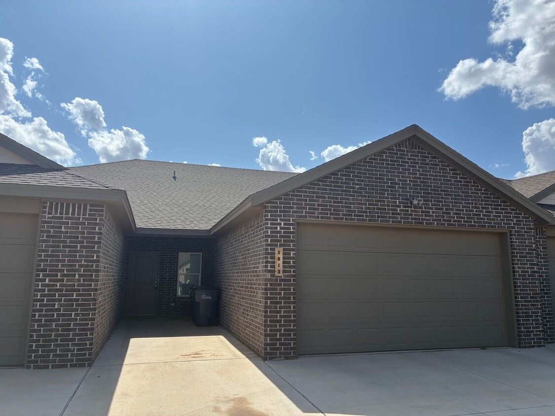 Primary Photo - Beautiful 2bedroom New Construction Duplex