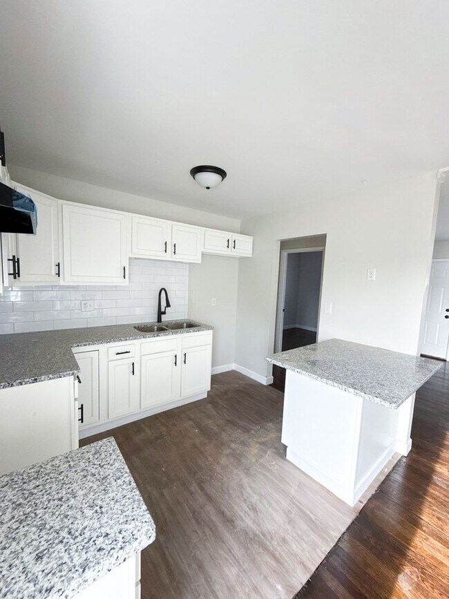 Foto del edificio - Move-In Ready Columbus Home Featuring Mode...