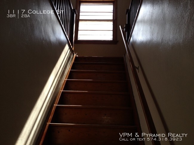 Foto del edificio - 1117 College St