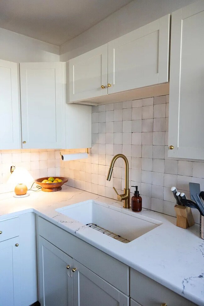 Foto del edificio - 1810 Idlewood Ave