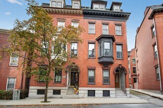 Building Photo - 20 Harvard St