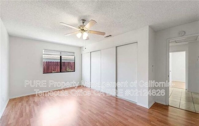 Foto del edificio - 41384 Collegian Way