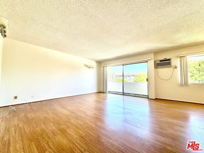 Foto del edificio - 9157 Alcott St
