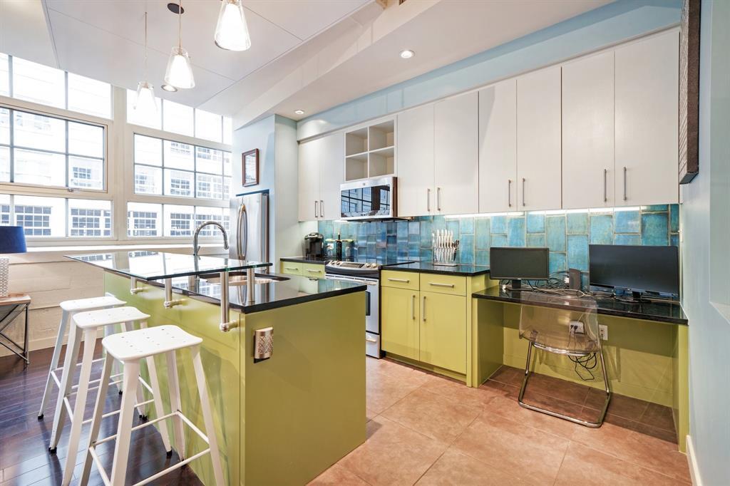 Primary Photo - 2600 W 7th St