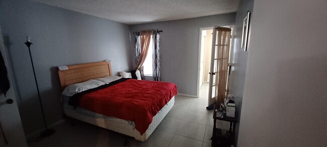 Foto del edificio - 1401 Village Blvd