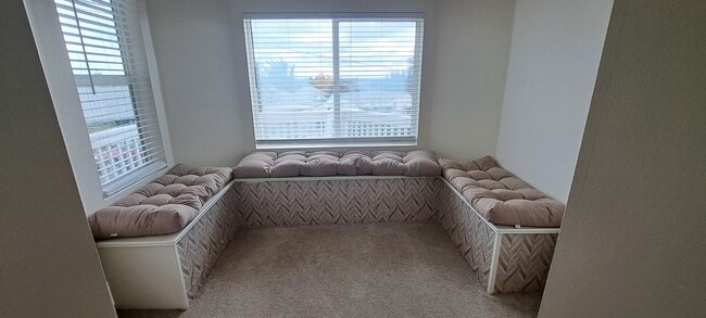 Foto del edificio - This Solid Build Home is Affordable & Spacious