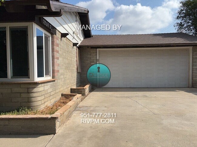 Building Photo - Riverside Duplex Retreat – Water Included!