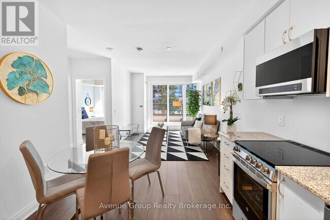 Photo du bâtiment - 700 Sheppard Ave W