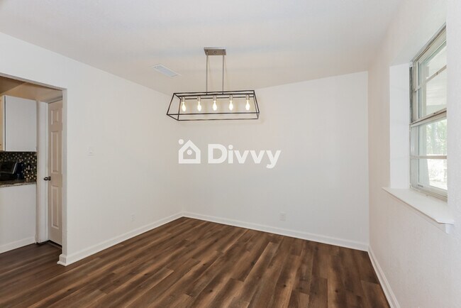 Building Photo - 1017 Locust St, Benbrook, TX 76126