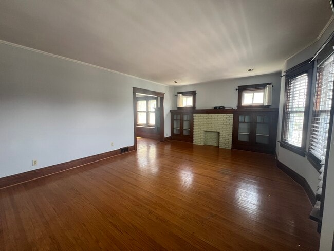 Building Photo - 75 N Park Ave