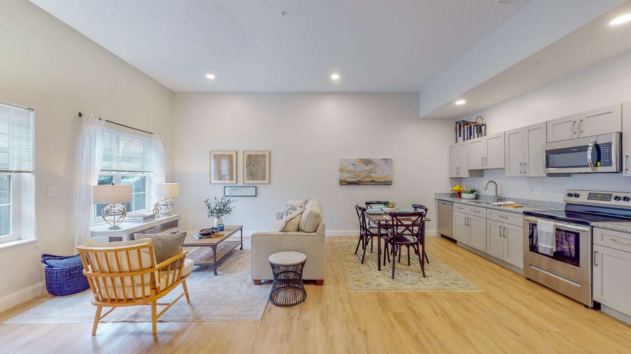 Primary Photo - State and Clinton