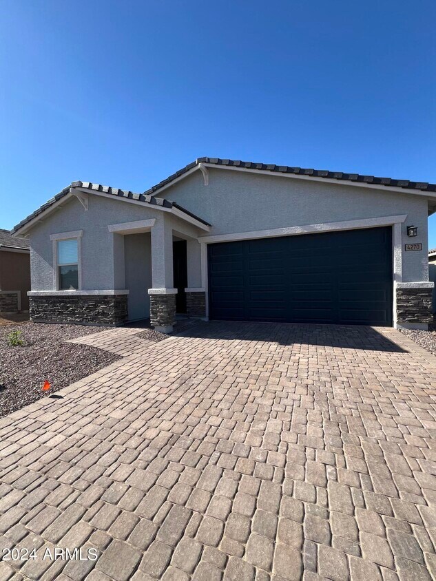 Foto principal - 4270 W Janie St
