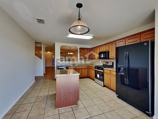 Building Photo - 210 Coopers Hawk