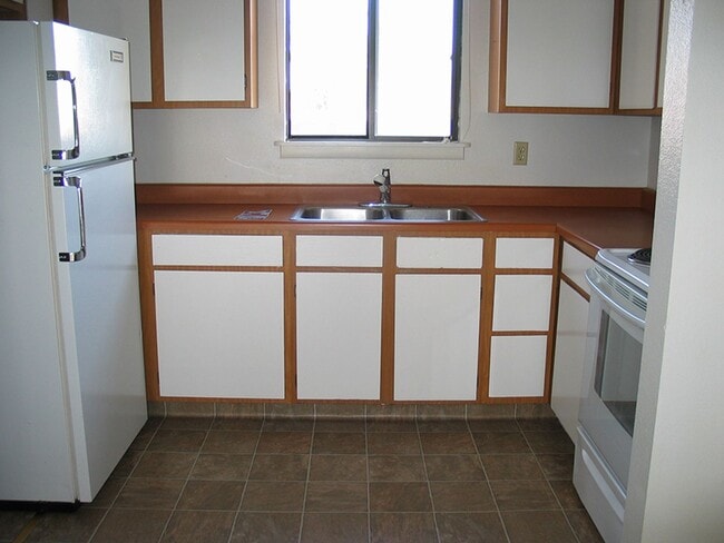 Building Photo - 257 Canby St