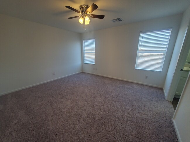 Foto del edificio - 1860 Yance Dr