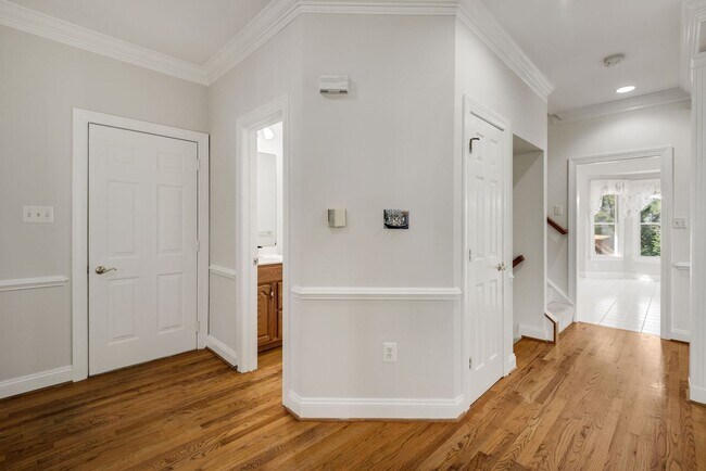 Foto del edificio - 9202 Linden Grove Ct