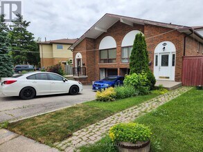 Building Photo - 3334 Tallmast Cres