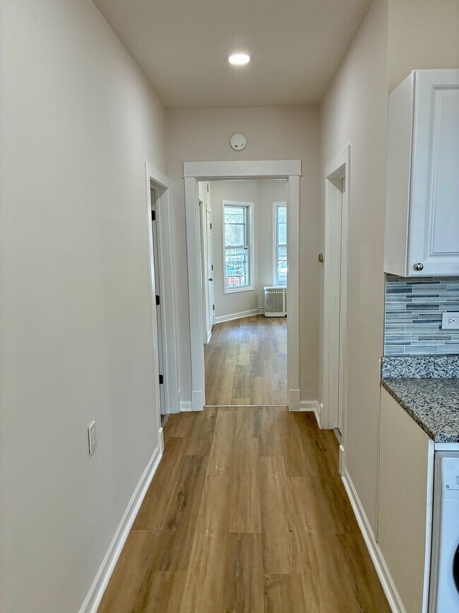 Foto del edificio - 3745 W Diversey Ave