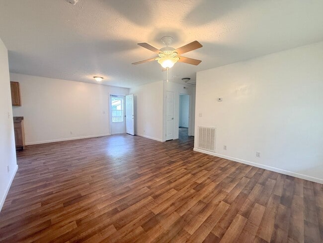 Building Photo - 3-Bedroom Home in Algood with Shaded Backyard