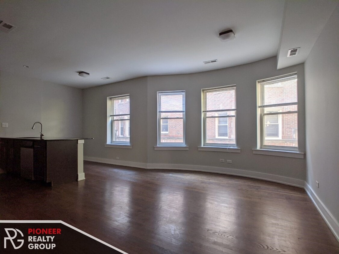 Primary Photo - 5056 N Winchester Ave