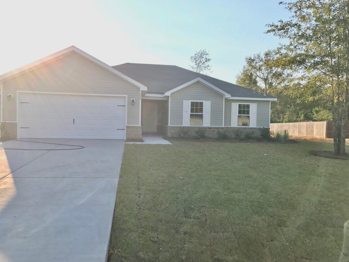 200 Abigail Cir, Ellabell, GA 31308 House Rental in Ellabell, GA