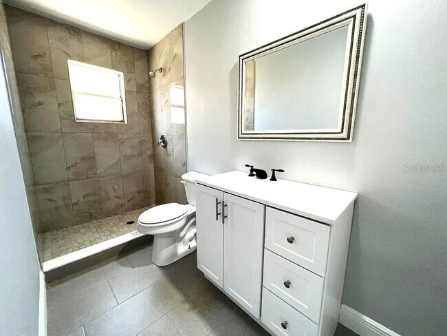 Foto del edificio - 453 Hemlock St