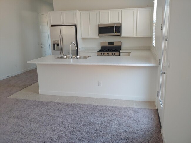 Building Photo - 4019 S 96th Dr