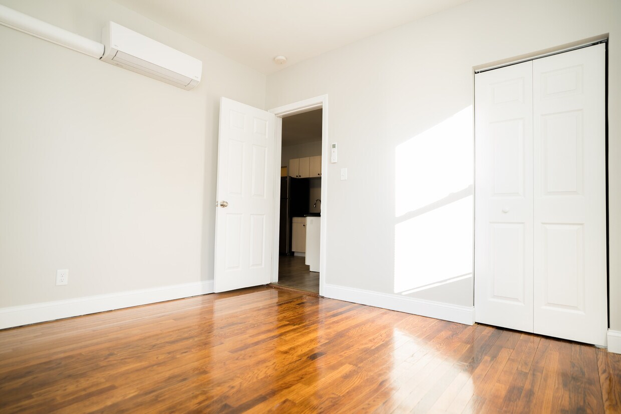 Building Photo - 9 Dorothy St