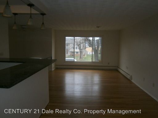 Building Photo - 950 Marbrook Ln