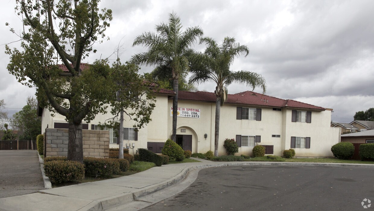 Building Photo - 1819 Houston