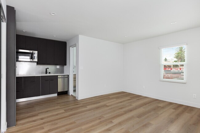 Foto del edificio - 3519 Venice Blvd