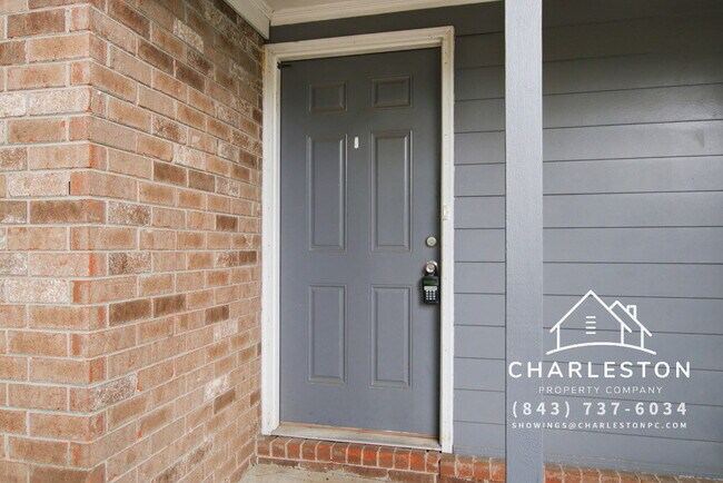 Building Photo - 1860 Piper Dr
