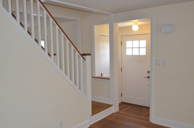 Foto del edificio - 142 Eastlawn St