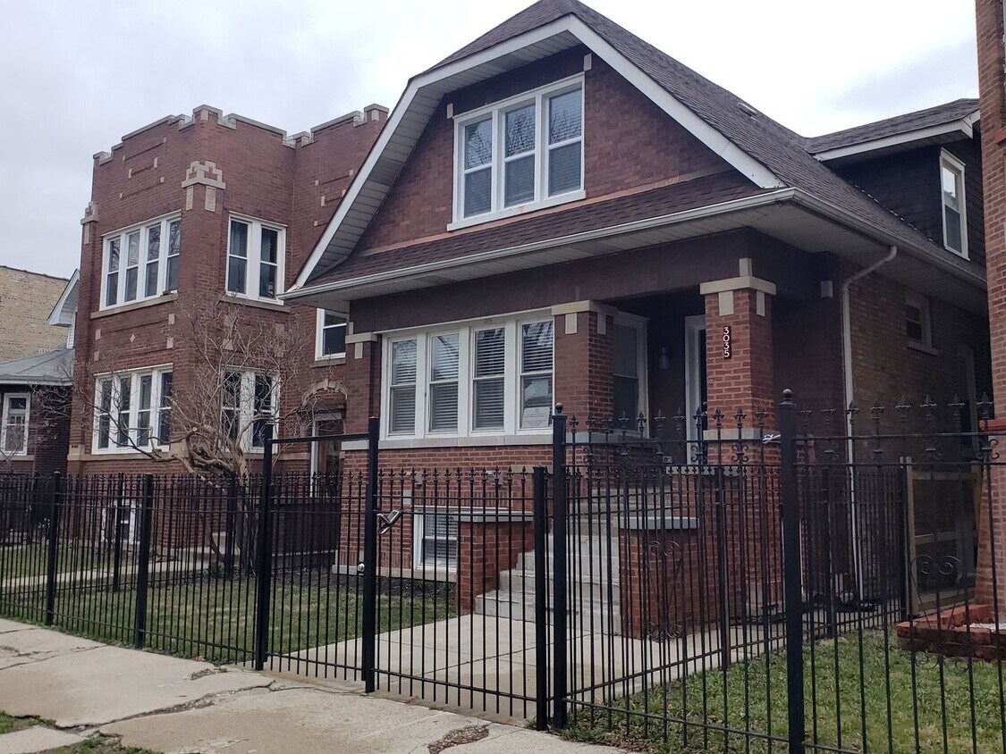 Primary Photo - 3035 N Kilpatrick Ave