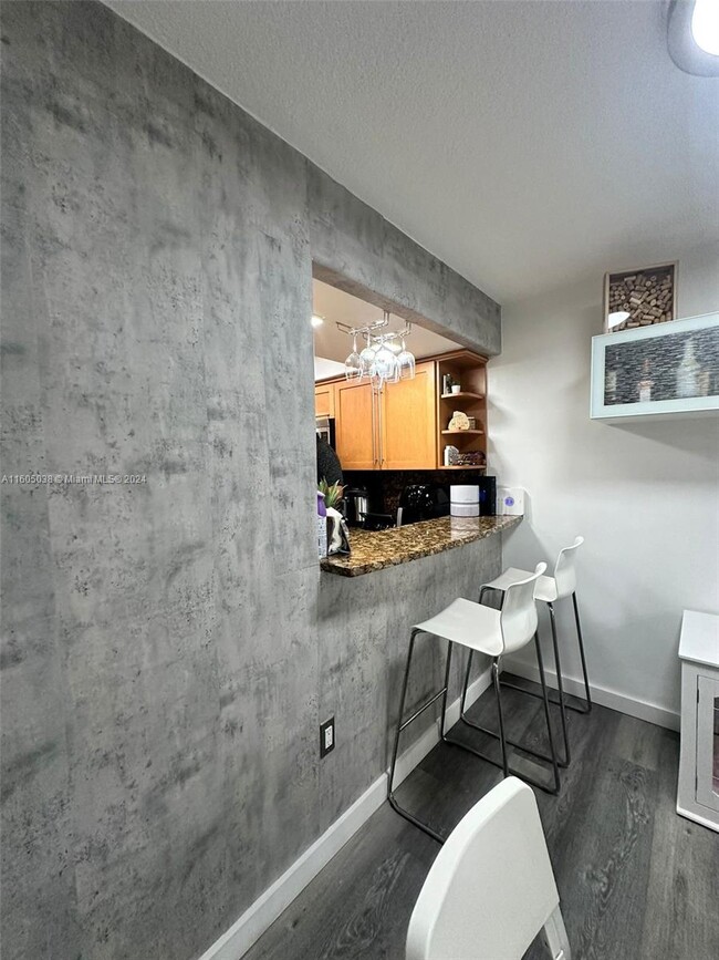 Foto del edificio - 11163 NW 7th St