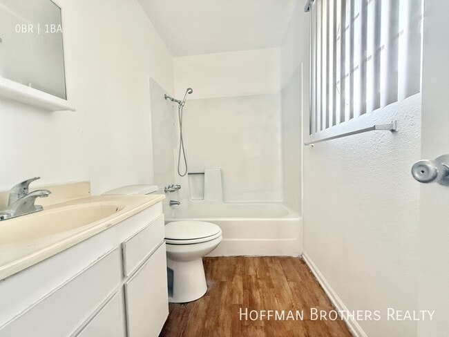 Foto del edificio - 235 S Mariposa Ave