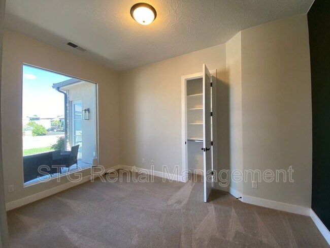 Building Photo - 2659 S 3520 W