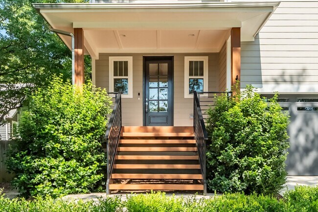 Foto del edificio - (Application Pending) Stunning 4 bedroom h...