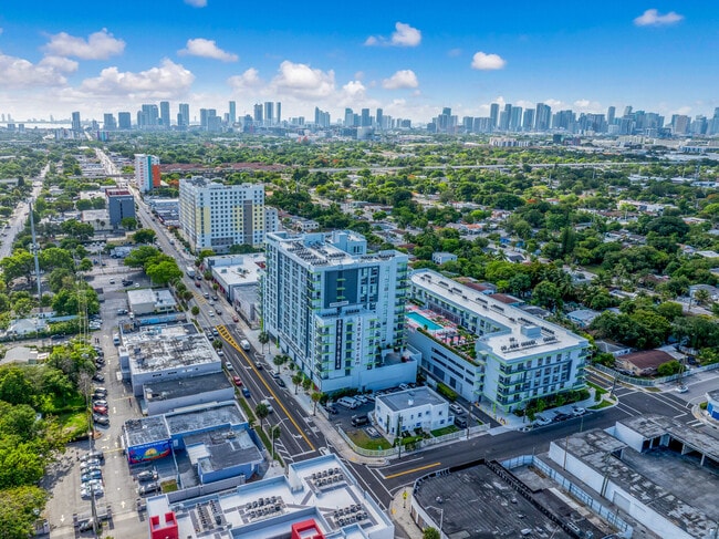 Foto del edificio - Fourteen Main Street Residences