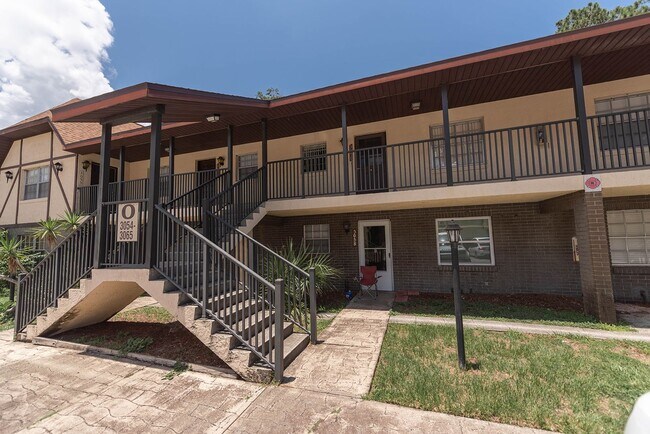 Building Photo - 3059 Sir Hamilton Cir