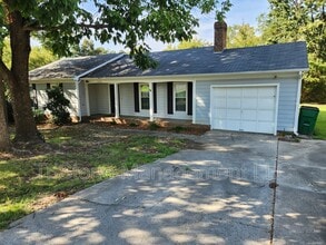 Building Photo - 501 Mary Charlotte Dr